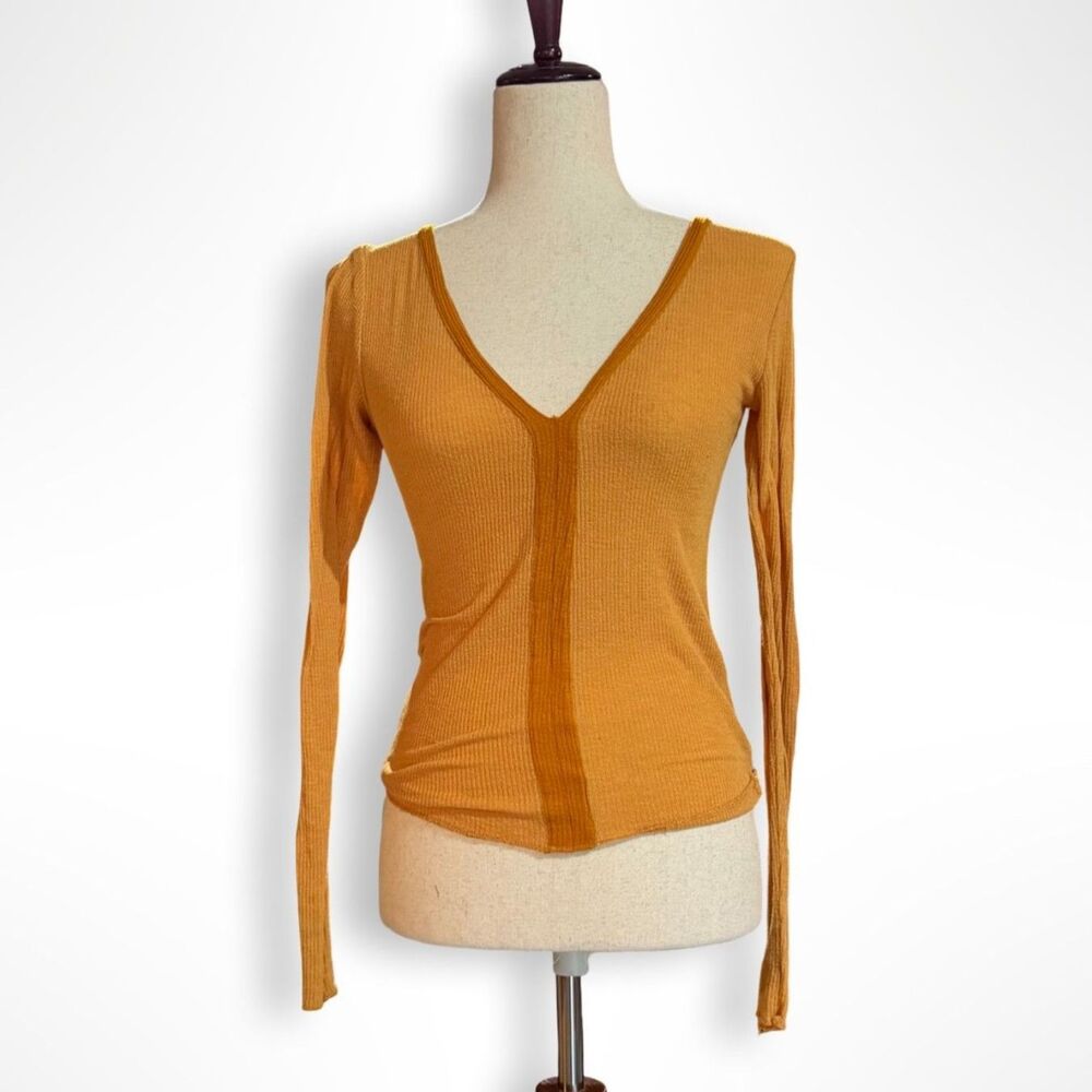 Out From Under, Ribbed V-Neck Long Sleeve Top M, Mustard Gold Fitted Layering